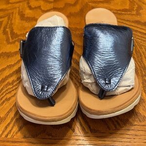 Bueno Frankie Blue Metallic  Leather Thong Sandals - Casual Slip-On NWT